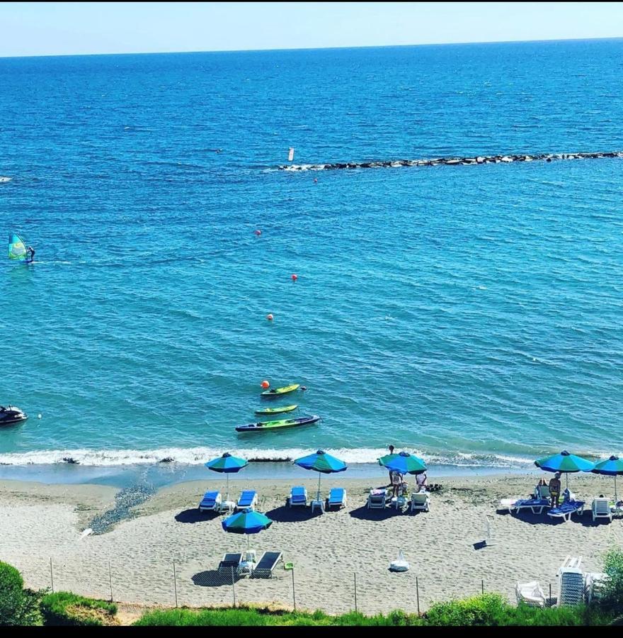The Ermitage On The Beach Limassol Exteriör bild
